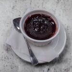 Csokis szuflé eper szósszal