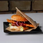 Rántottcsirkés-édeschilis Hamburger